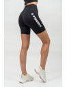 The elongated cut of the women's shorts offers unlimited possibilities for any workout. 