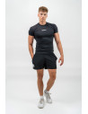 With a classic length and precise fit, this men's compression shirt is designed to accentuate your athletic physique without restricting your movement. 